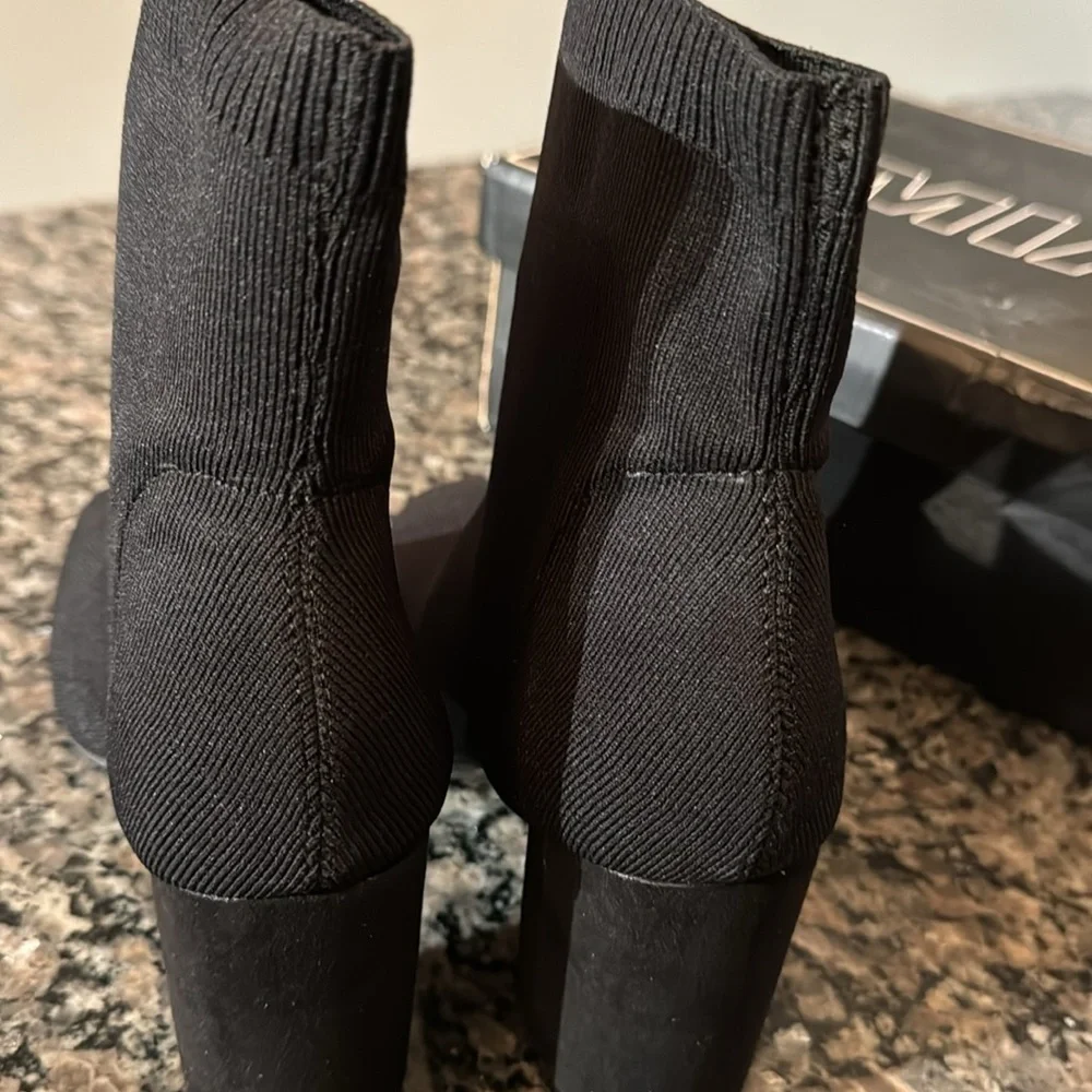 Mia Erika Black Knit 9inch Bootie NIB 8M
